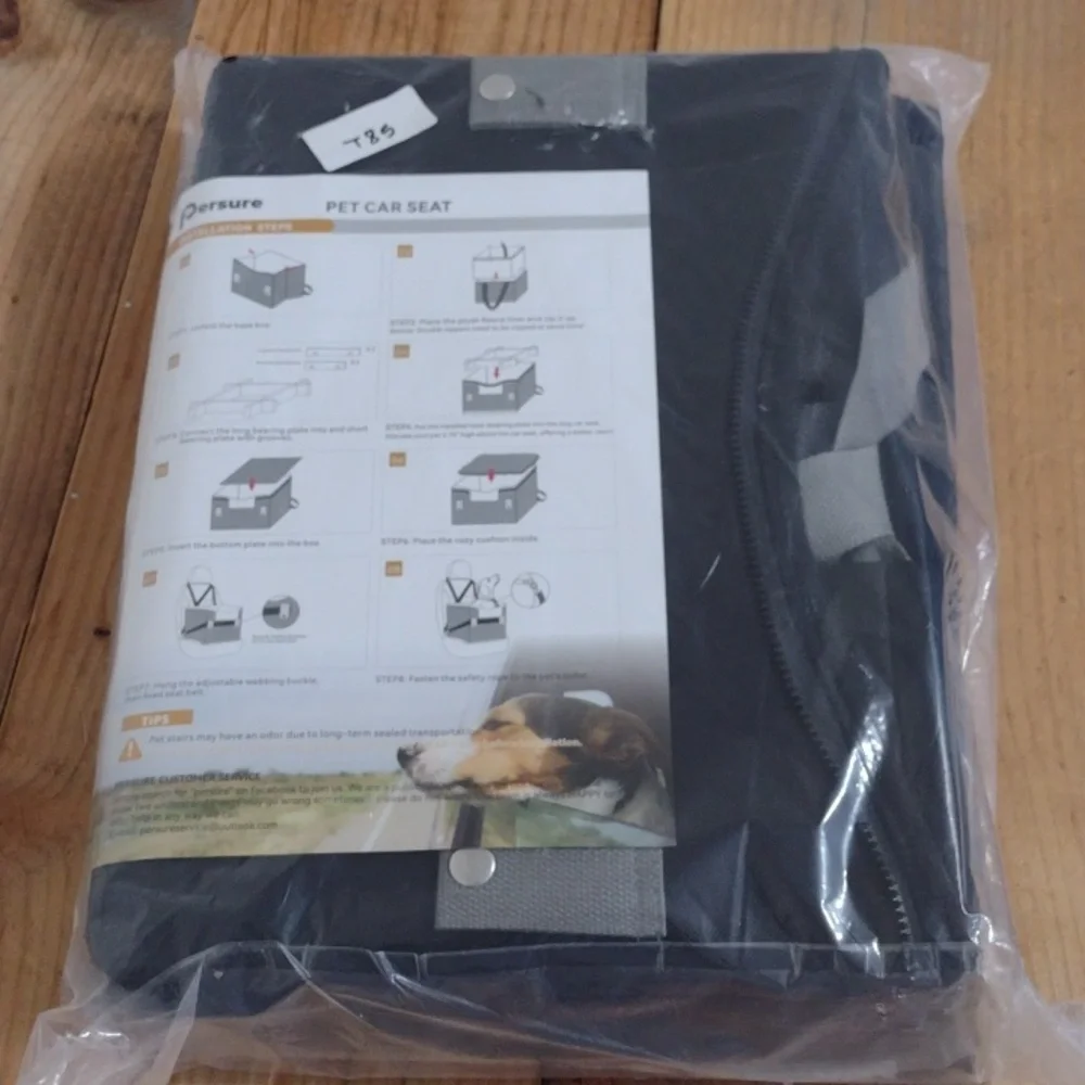 Persure Dog Car Seats for Small Dogs with Clip-On Leash NWT